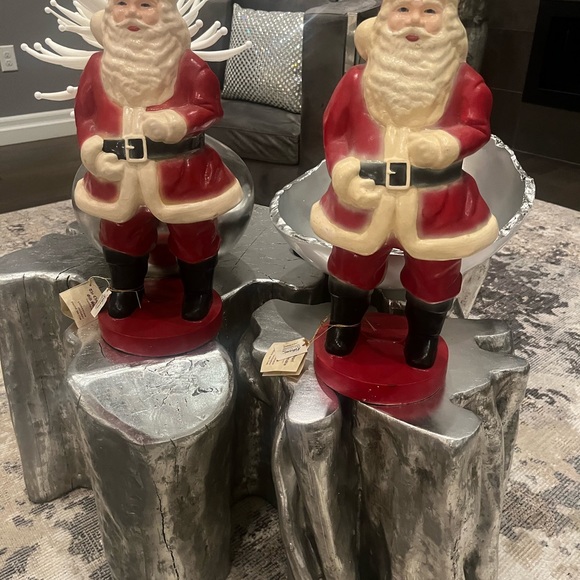 Pair of matching Katherine’s collection reproduction Santa’s 18 inches tall - Picture 4 of 17